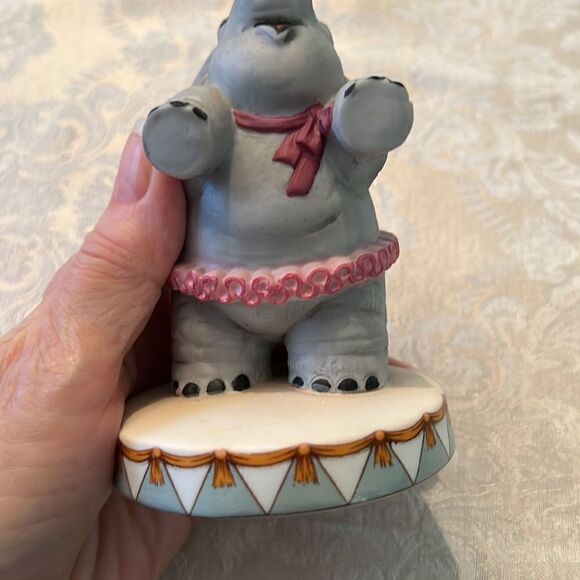 Wallace Berrie vintage 1983 Circus Royal #9612 porcelain Dancing Elephant EVC - Picture 6 of 11